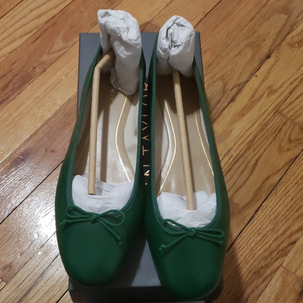 Ann Taylor Green Ballet Flats